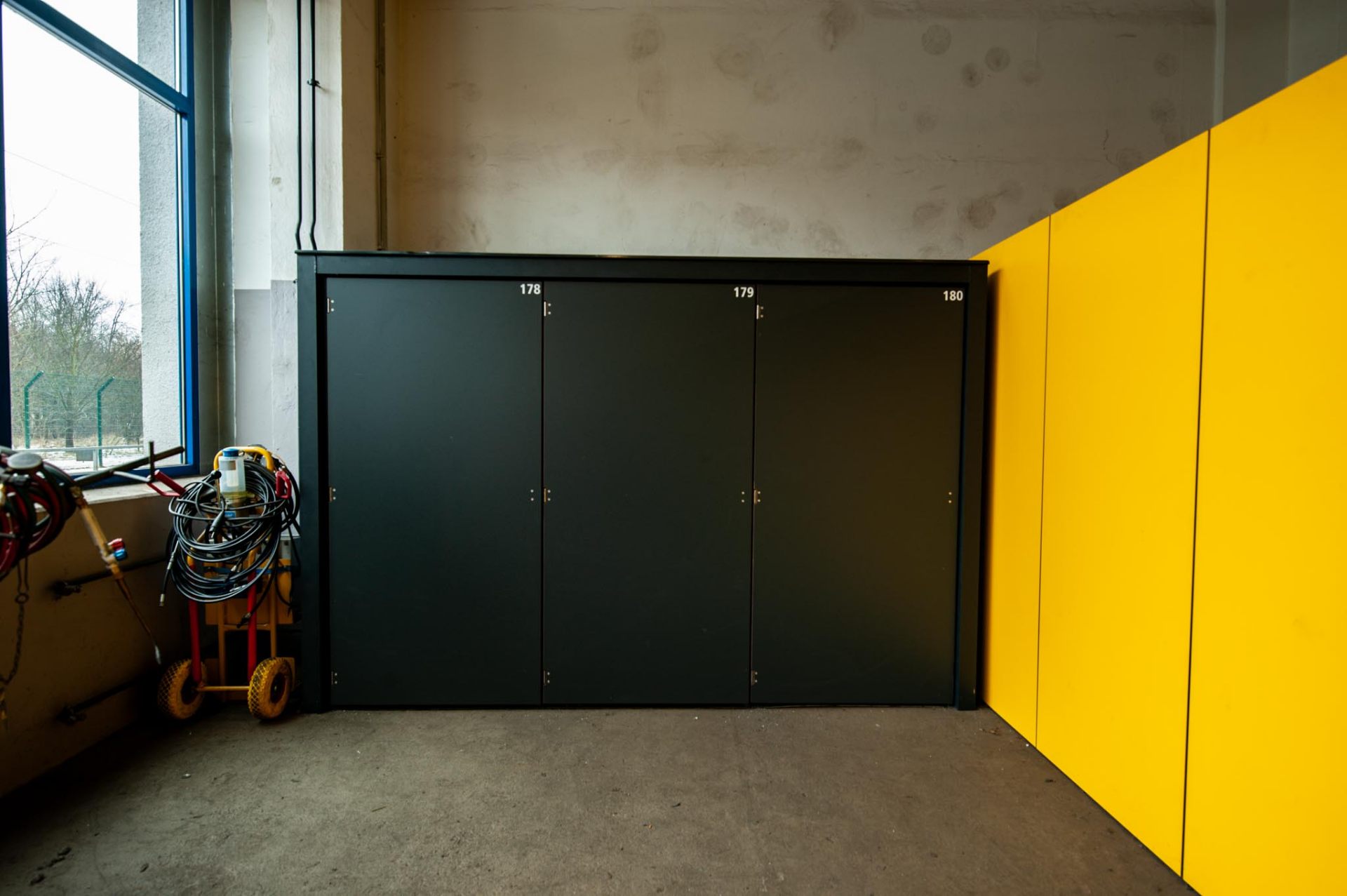 Maßgeschneiderter Materialausgabeschrank für die Industrie – Referenzprojekt Alstom
